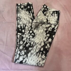 Aerie Black and White Patterned Leggings
